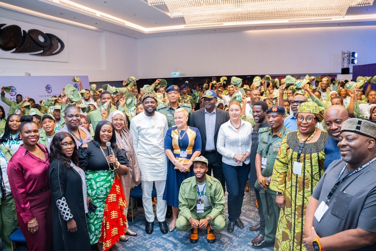 Cross-sector group with NYSC corps members and delegates